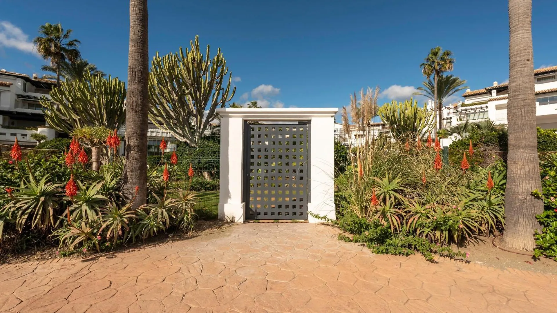Afrodite Apartment - Frontline Beach Estepona