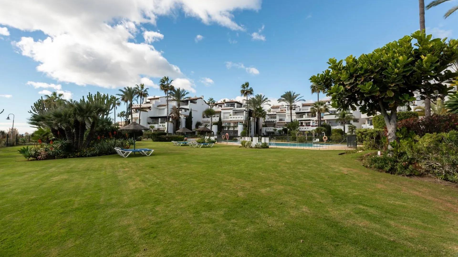Afrodite Apartment - Frontline Beach Estepona