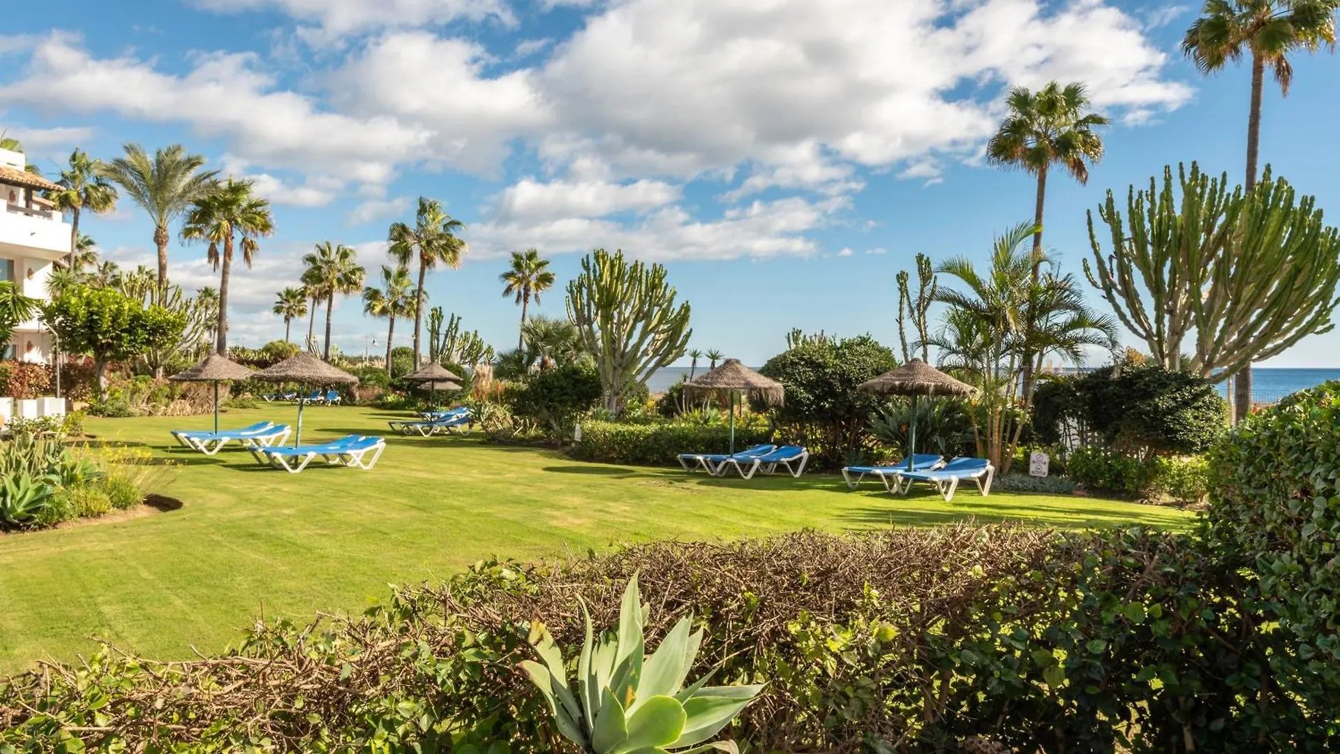 Afrodite Apartment - Frontline Beach Estepona 0*,