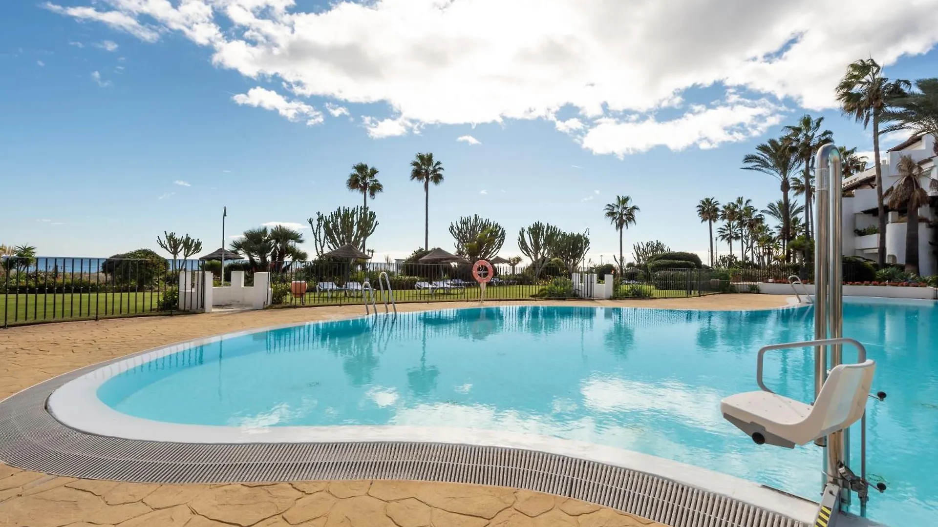 Afrodite Apartment - Frontline Beach Estepona 0*,  Spain