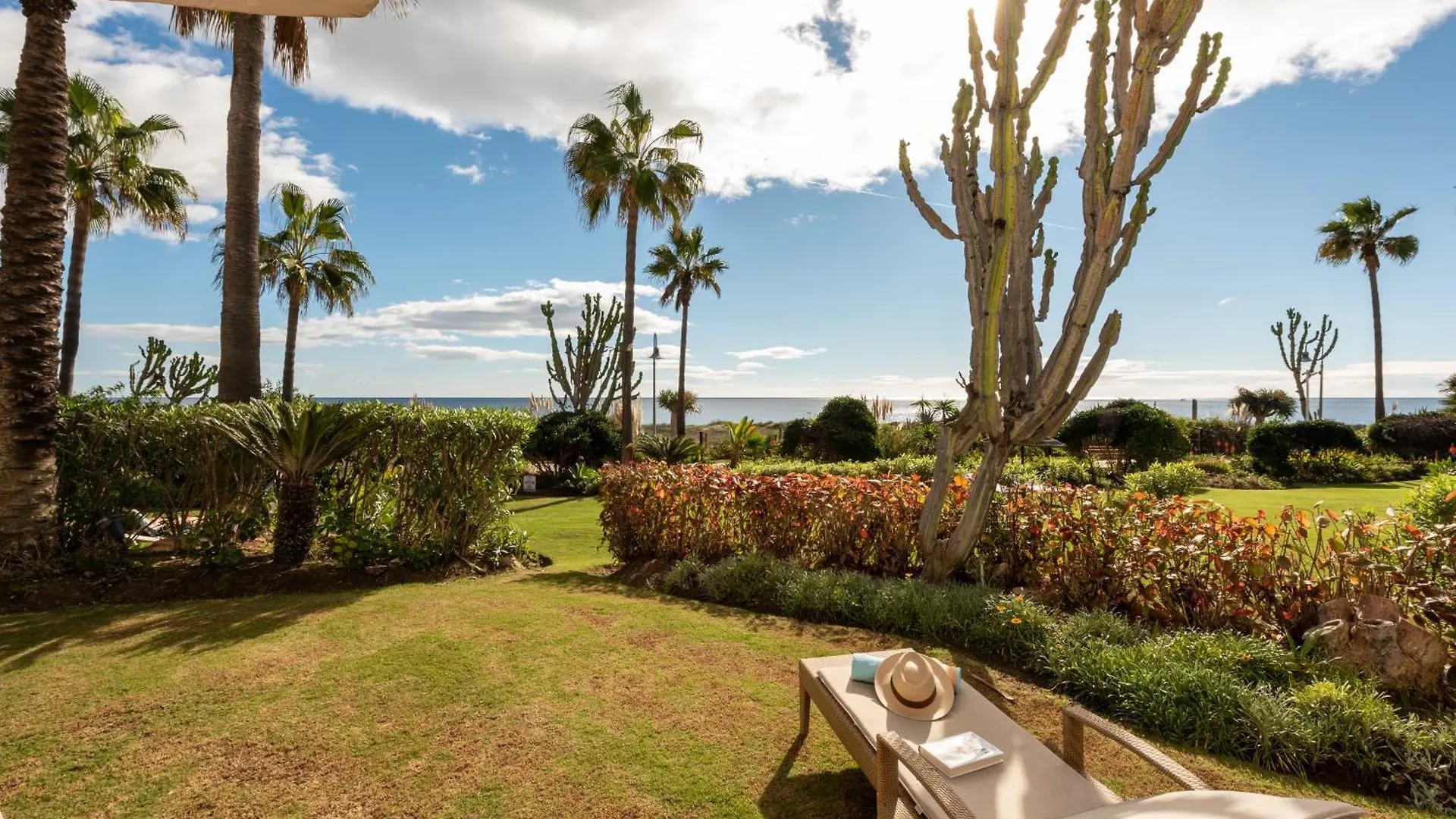 Afrodite Apartment - Frontline Beach Estepona 0*,  Spain
