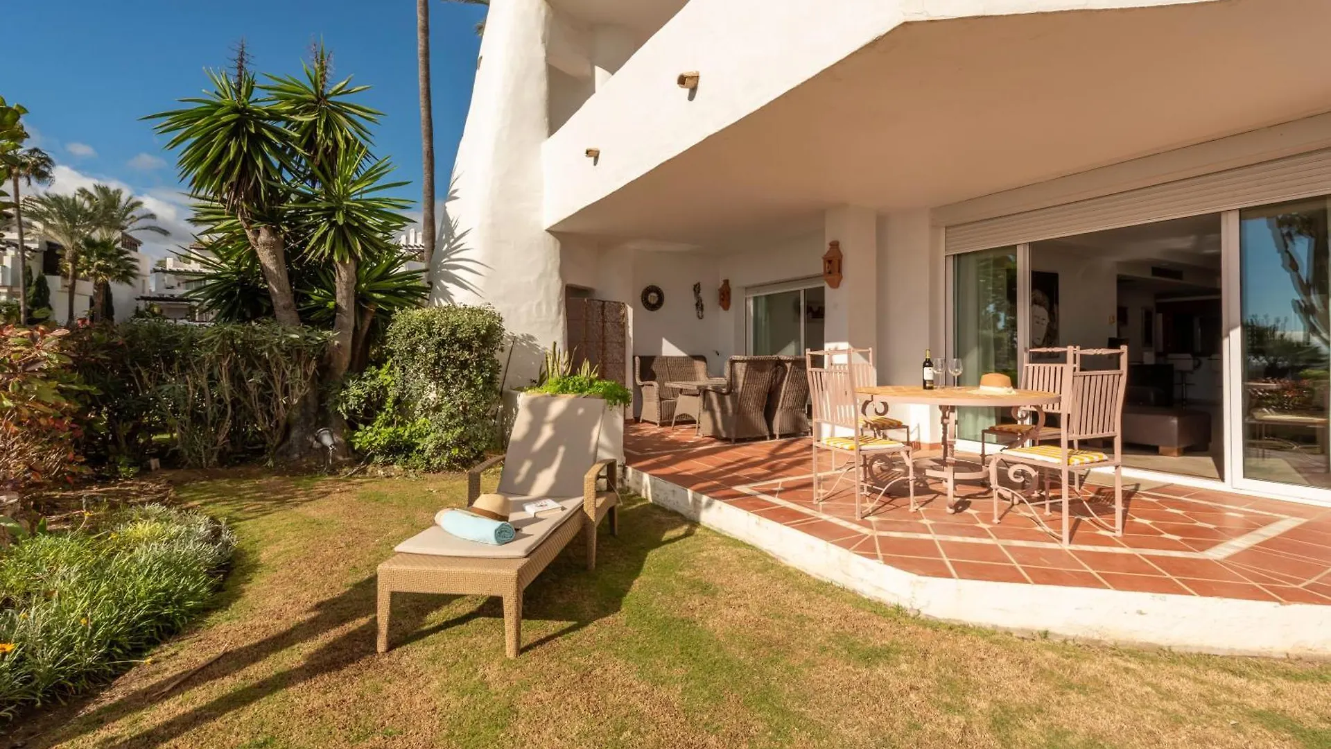 Afrodite Apartment - Frontline Beach Estepona 0*,  Spain