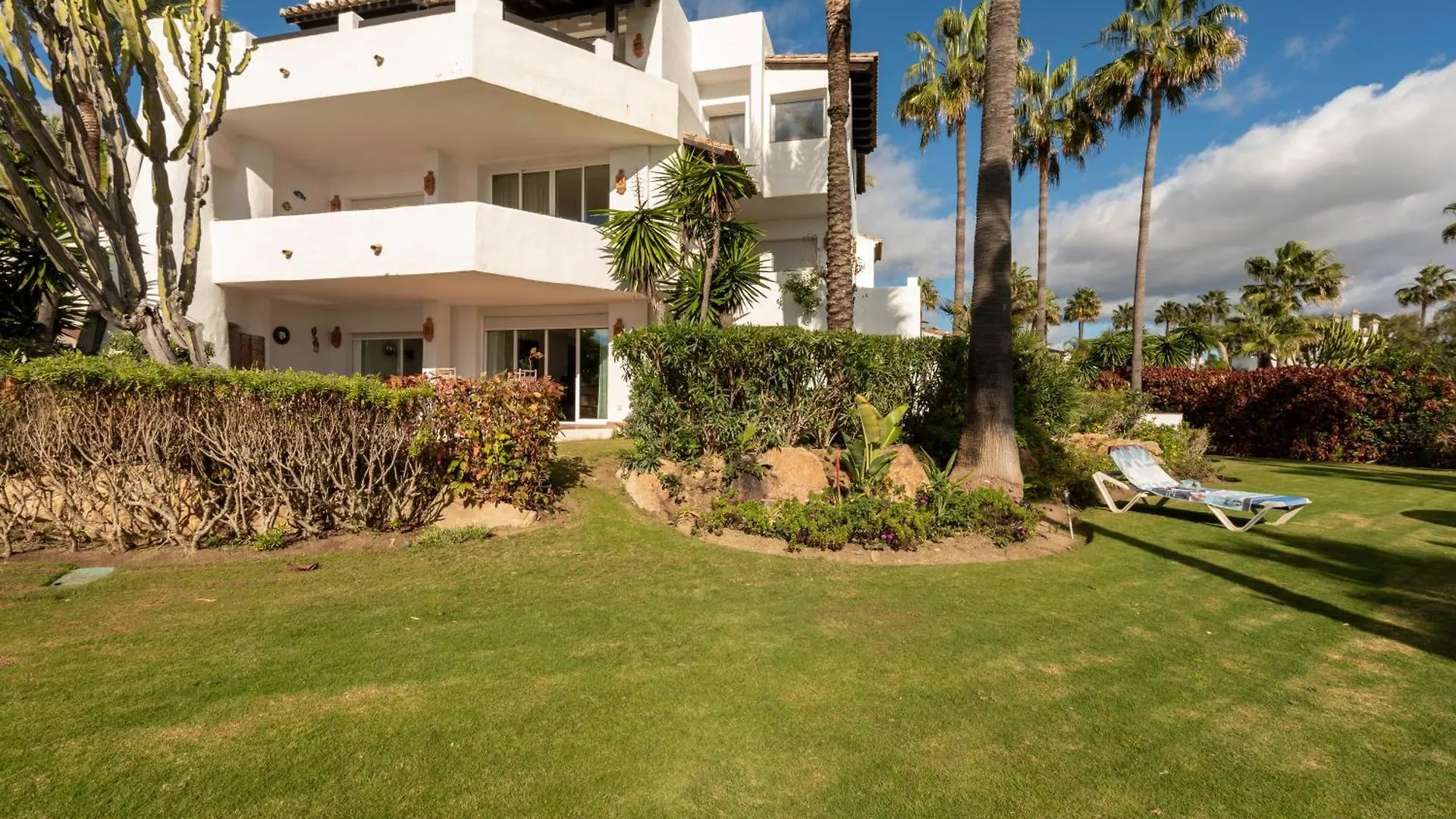 Afrodite Apartment - Frontline Beach Estepona Spain