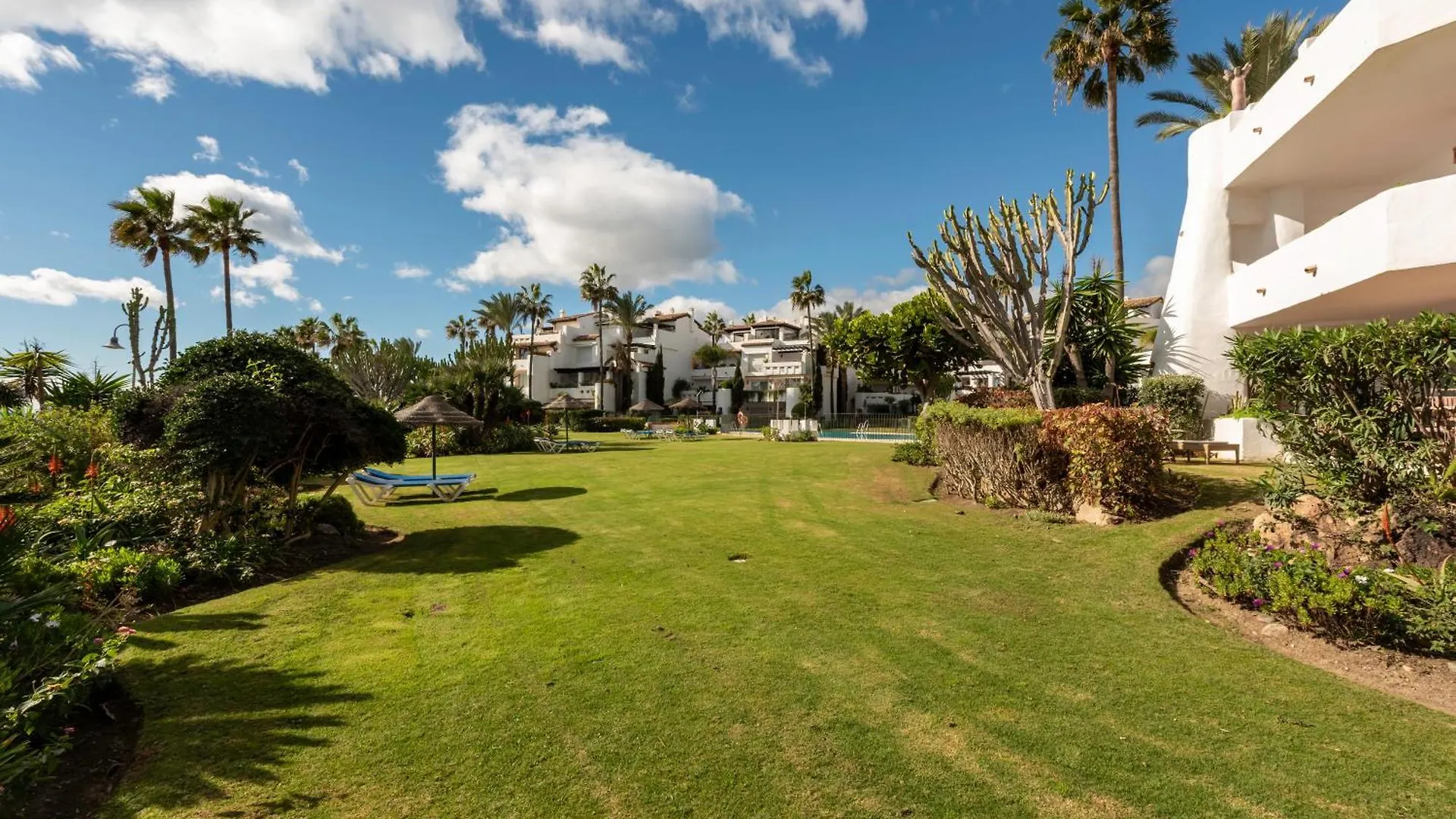 Afrodite Apartment - Frontline Beach Estepona