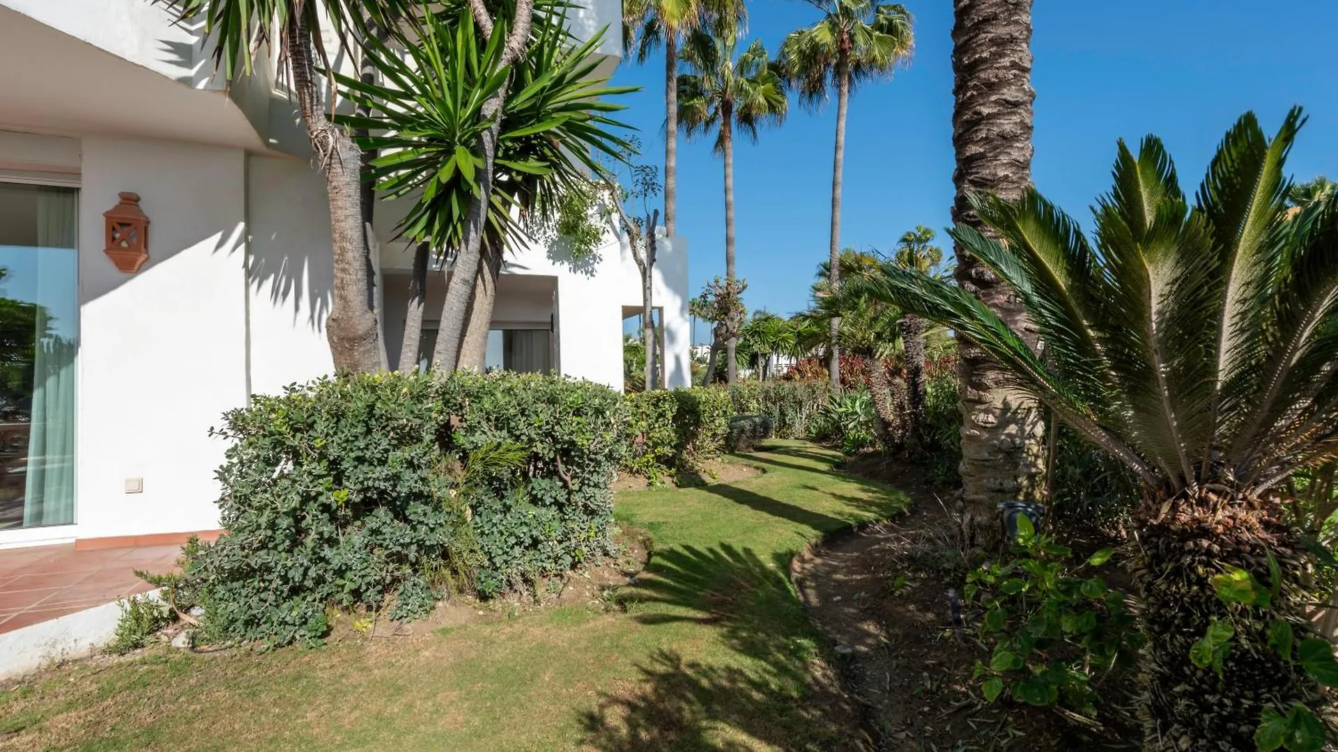 Afrodite Apartment - Frontline Beach Estepona