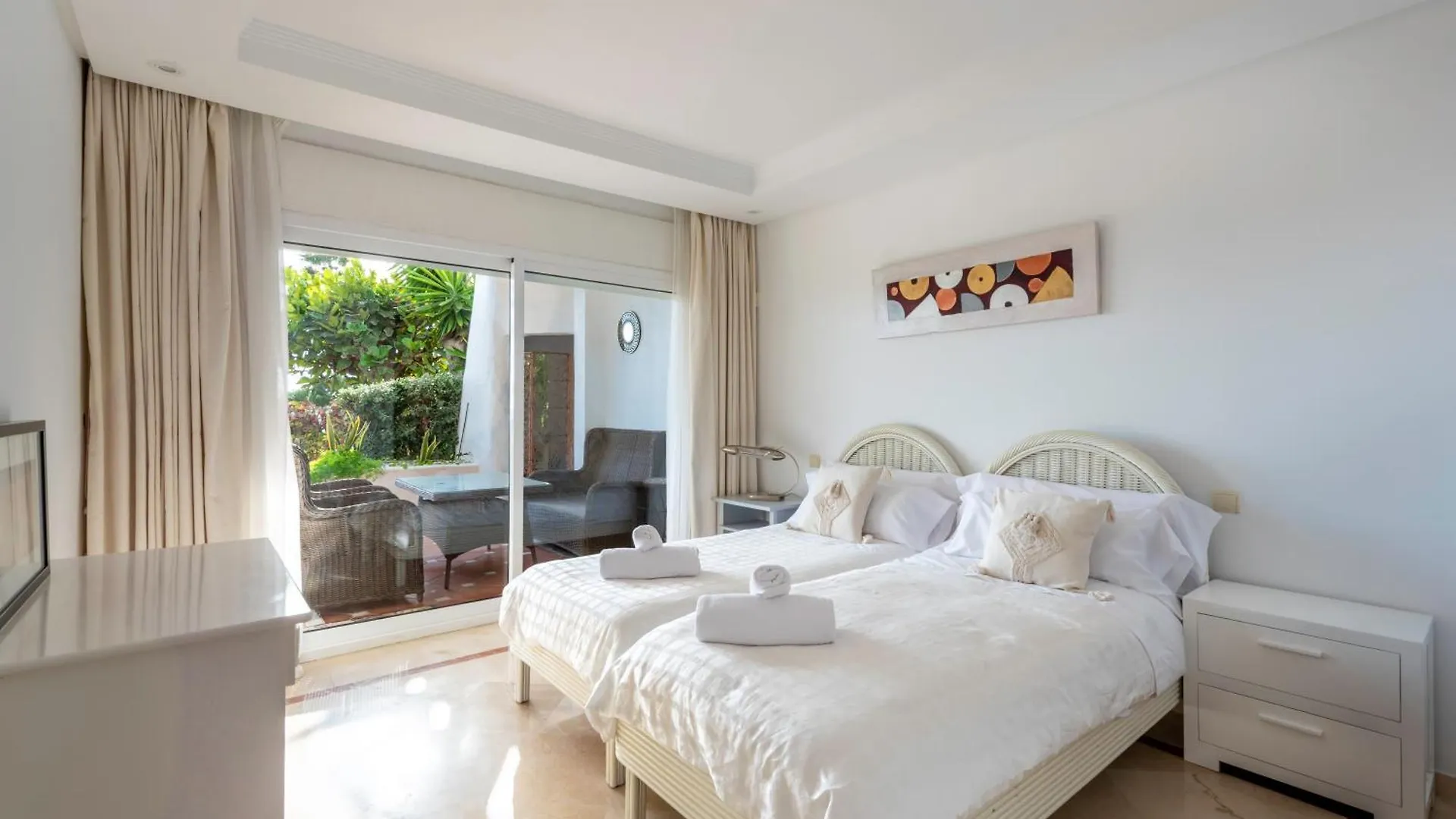 Afrodite Apartment - Frontline Beach Estepona Spain
