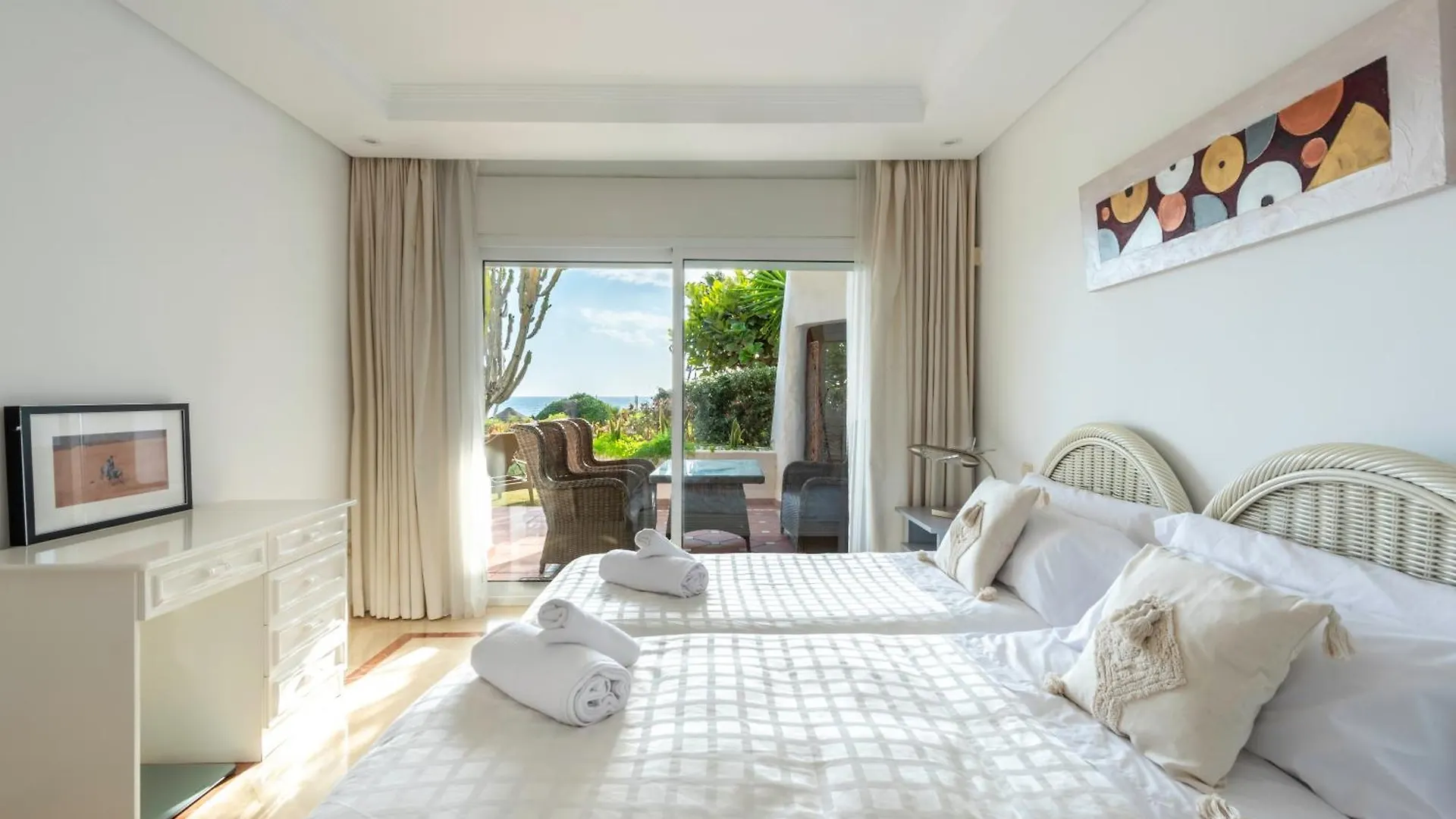 Afrodite Apartment - Frontline Beach Estepona Spain