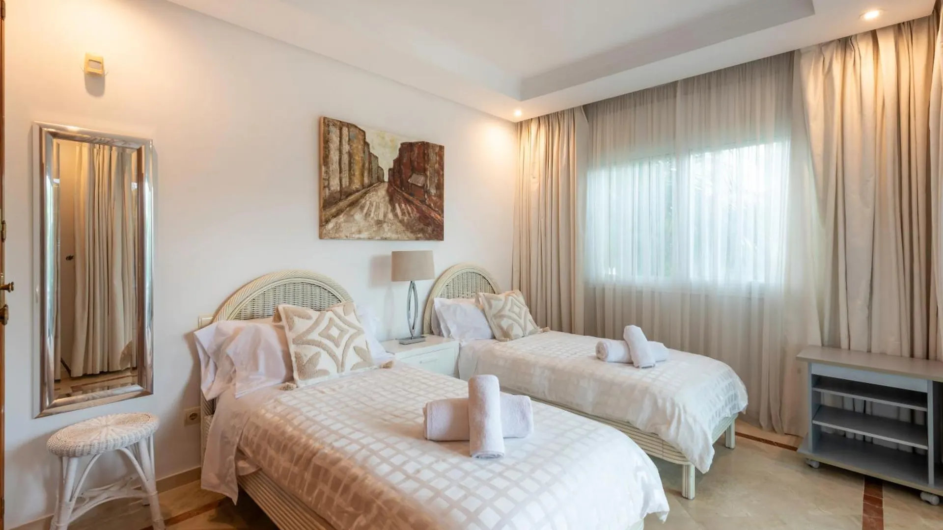 Afrodite Apartment - Frontline Beach Estepona