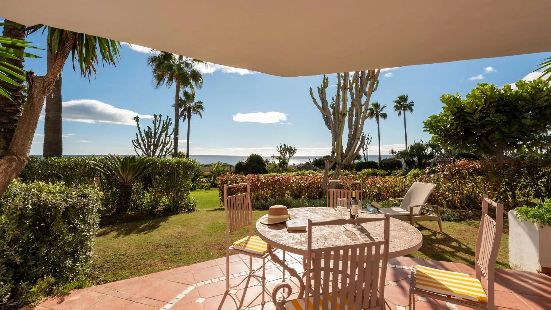 Afrodite Apartment - Frontline Beach Estepona