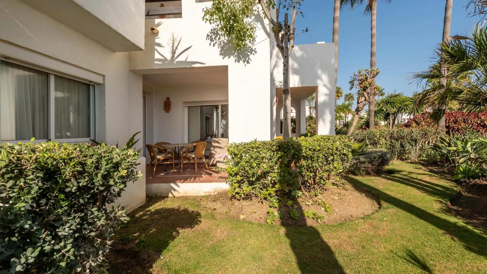 Afrodite Apartment - Frontline Beach Estepona
