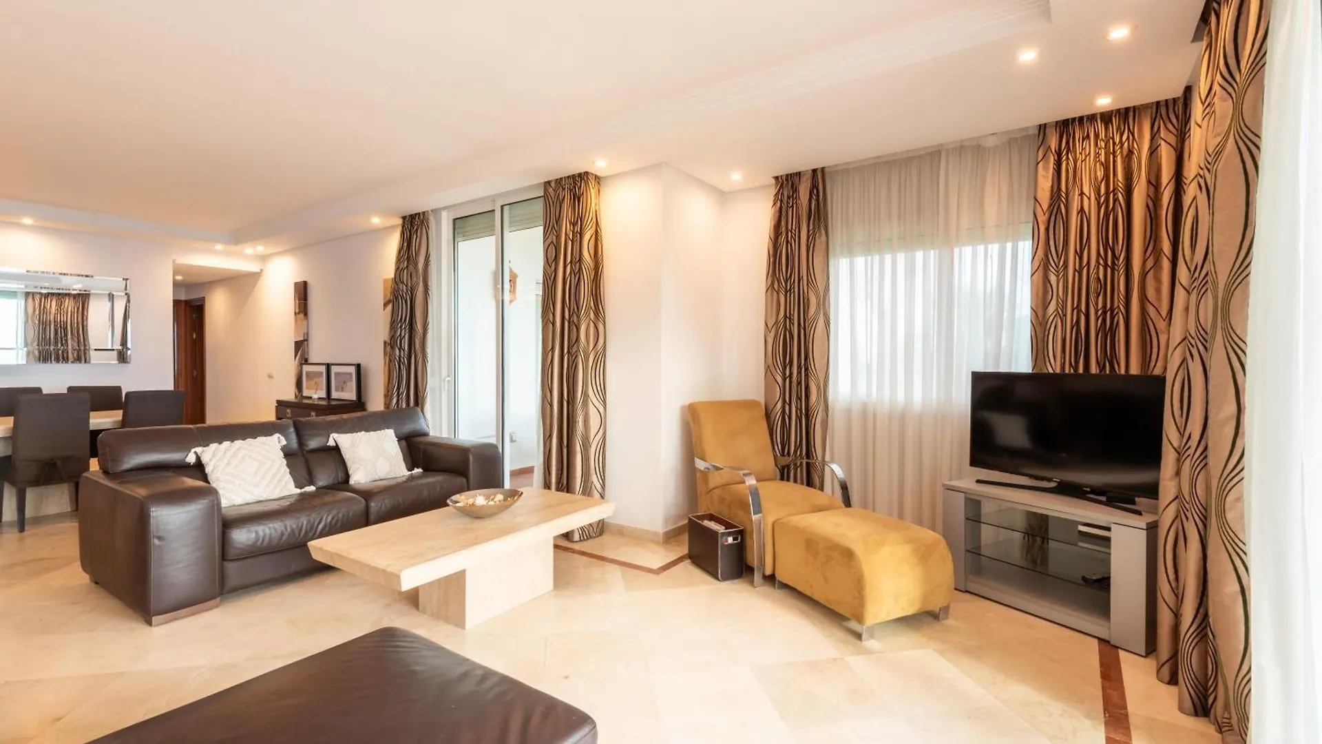 Afrodite Apartment - Frontline Beach Estepona