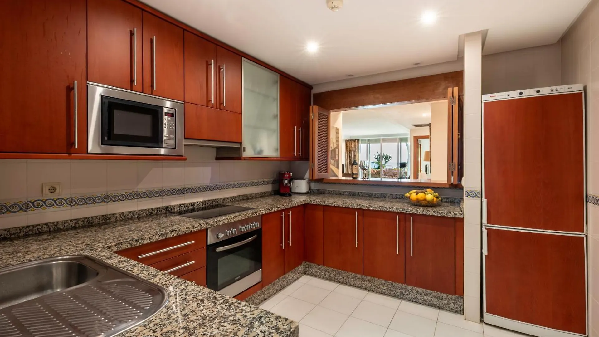 Afrodite Apartment - Frontline Beach Estepona Spain